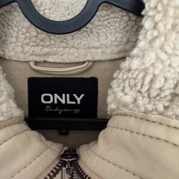 teddy jacket, brand Only, size fits to US 2-4 - Picture 4 of 5